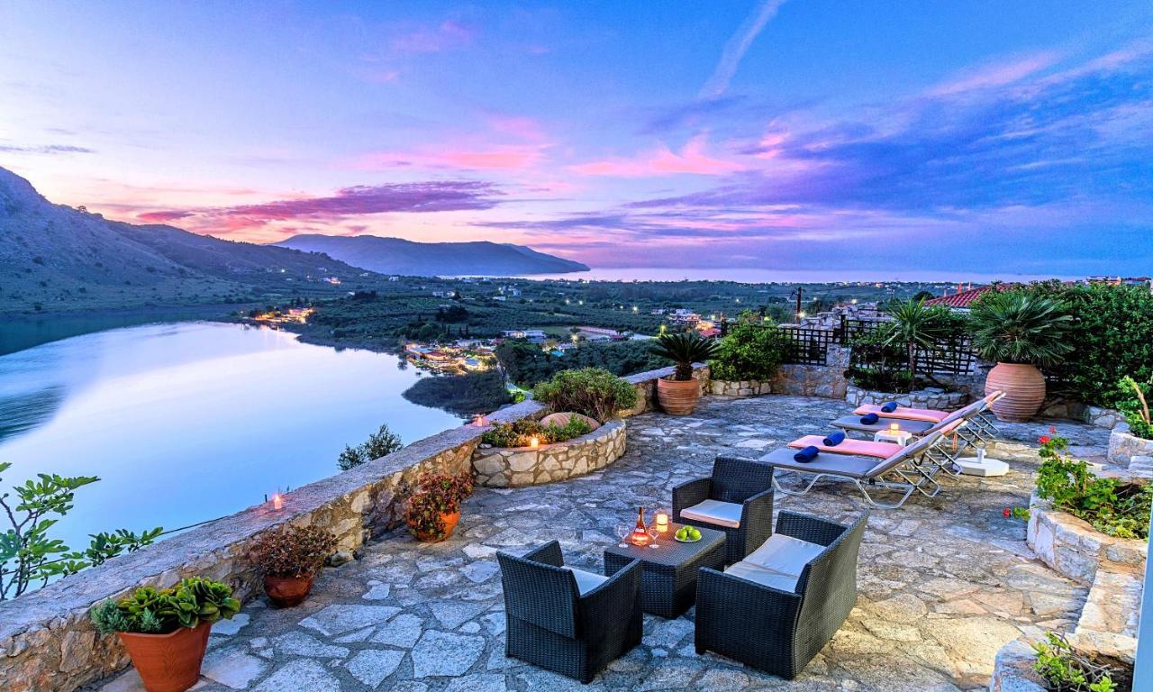 Du Lac Villas Kournás Екстериор снимка