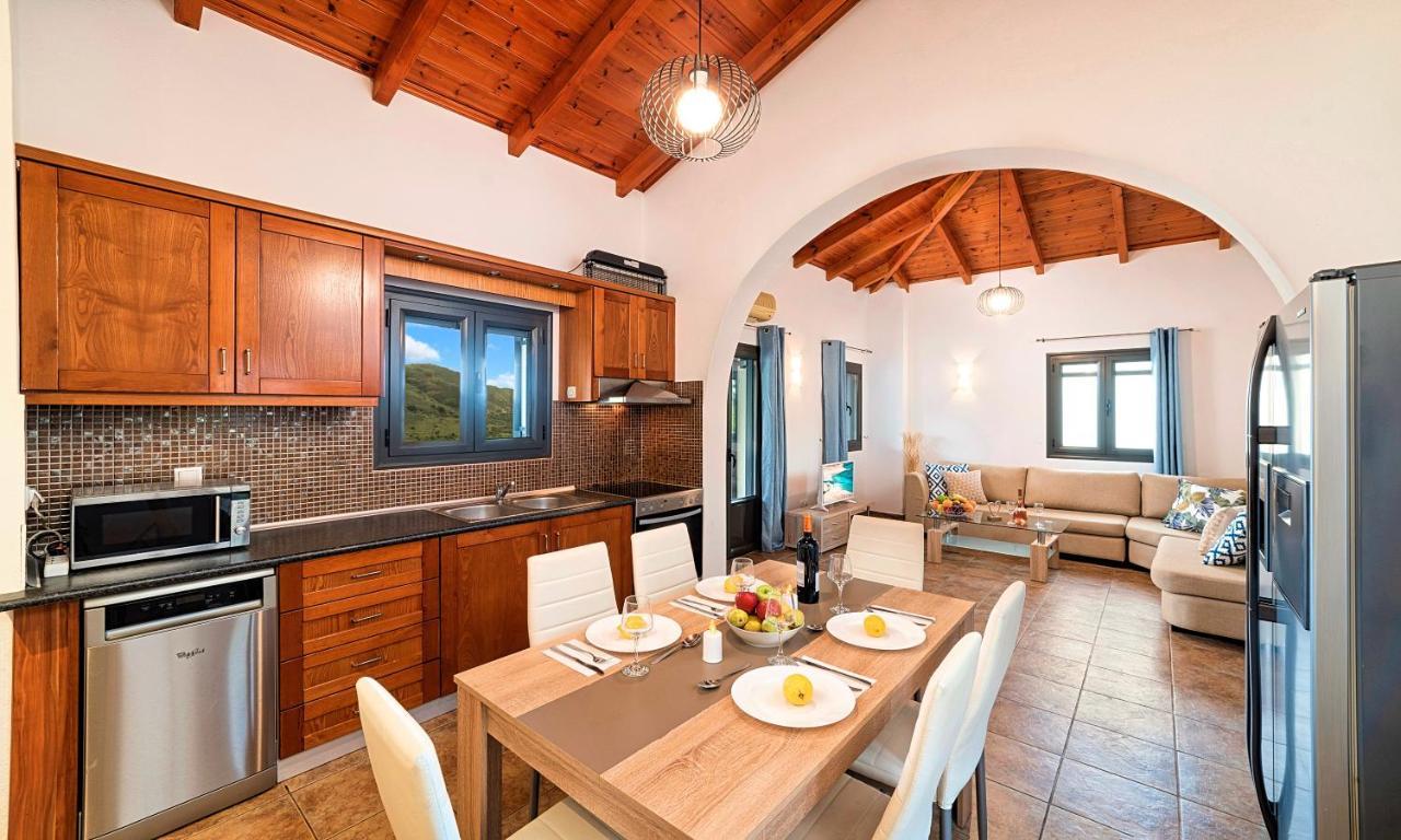 Du Lac Villas Kournás Екстериор снимка