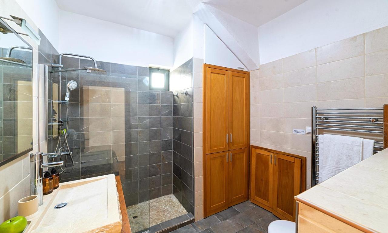 Du Lac Villas Kournás Екстериор снимка